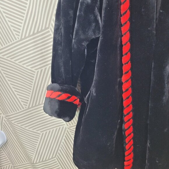 Vintage Faux Fur Coat Plus Size 3X 4X Black Red Long Warm Winter Alt Whimsigoth - Picture 4 of 11